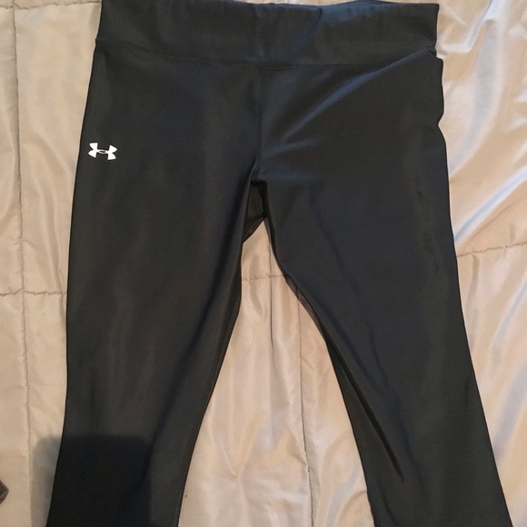 Under Armour Pants - Under Armor Capri leggings